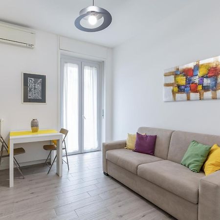 Piazza De Angeli M1 Comfortable Flat With Balcony Милан Экстерьер фото
