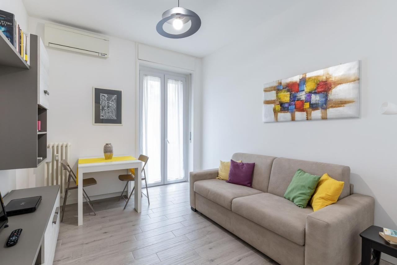 Piazza De Angeli M1 Comfortable Flat With Balcony Милан Экстерьер фото