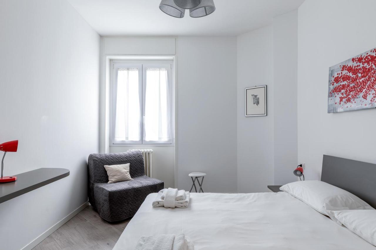 Piazza De Angeli M1 Comfortable Flat With Balcony Милан Экстерьер фото
