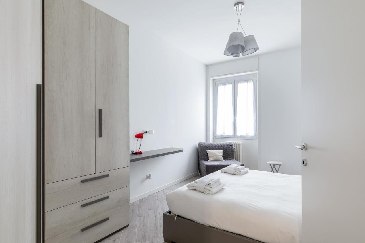 Piazza De Angeli M1 Comfortable Flat With Balcony Милан Экстерьер фото